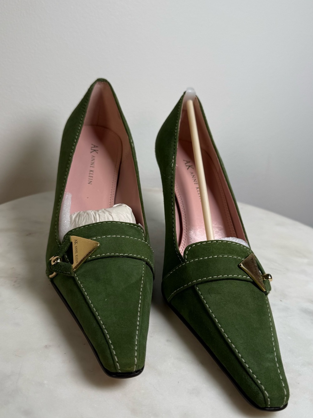 Anne Klein AK Green Suede Leather Pointed Toe Pumps Heels Women’s - Picture 2 of 11